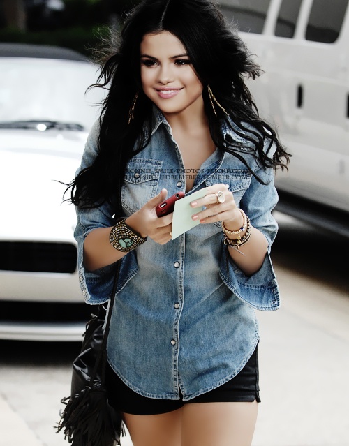 Photo:  Selena Gomez 03
